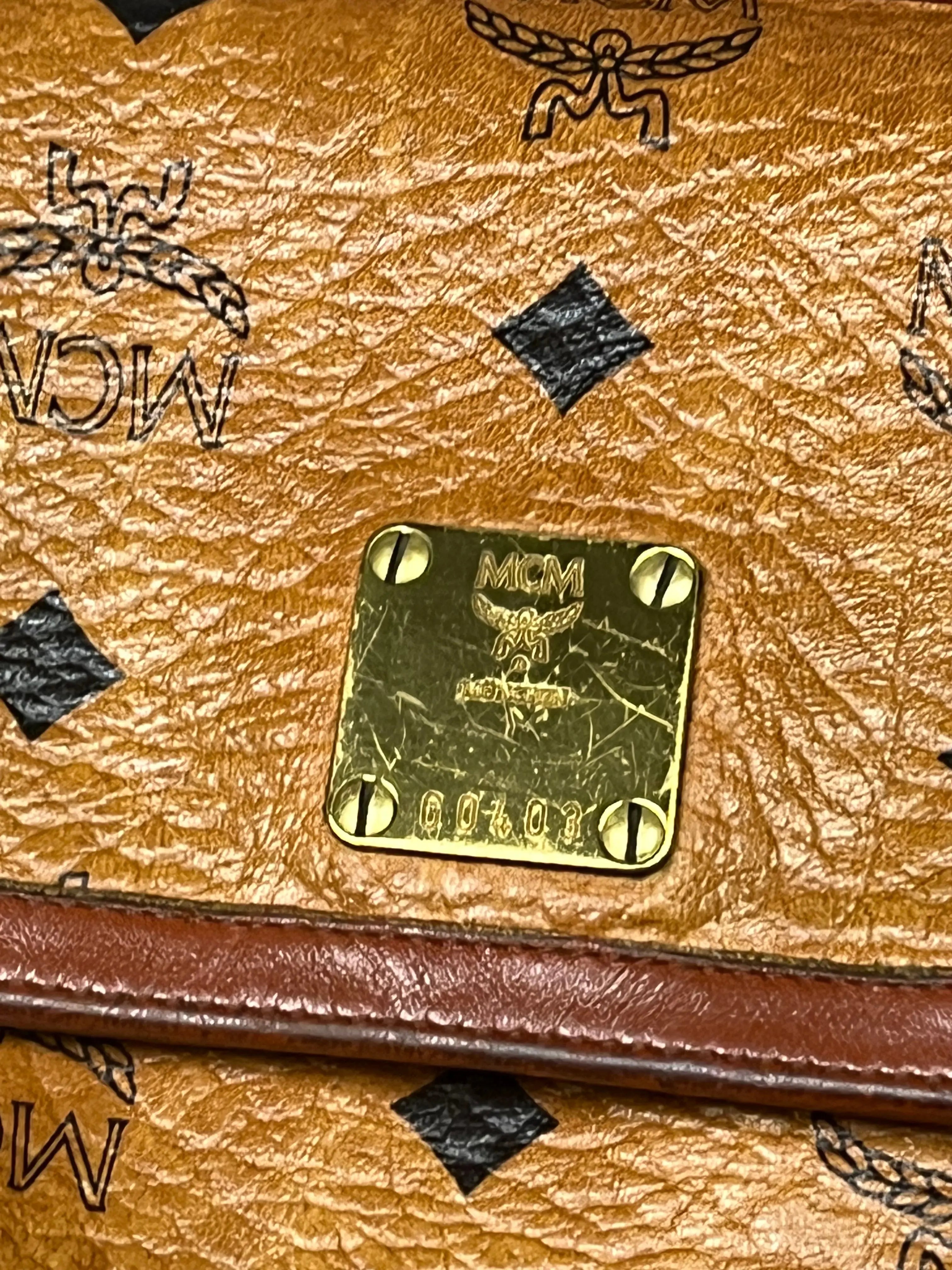 vintage M.C.M slingbag 439sportswear