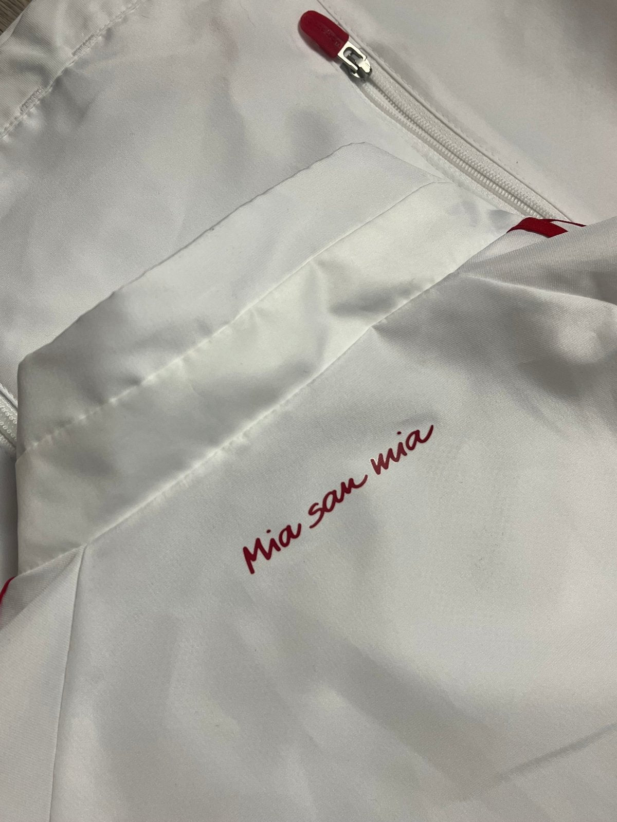 vintage Adidas Bayern Munich windbreaker {M} - 439sportswear