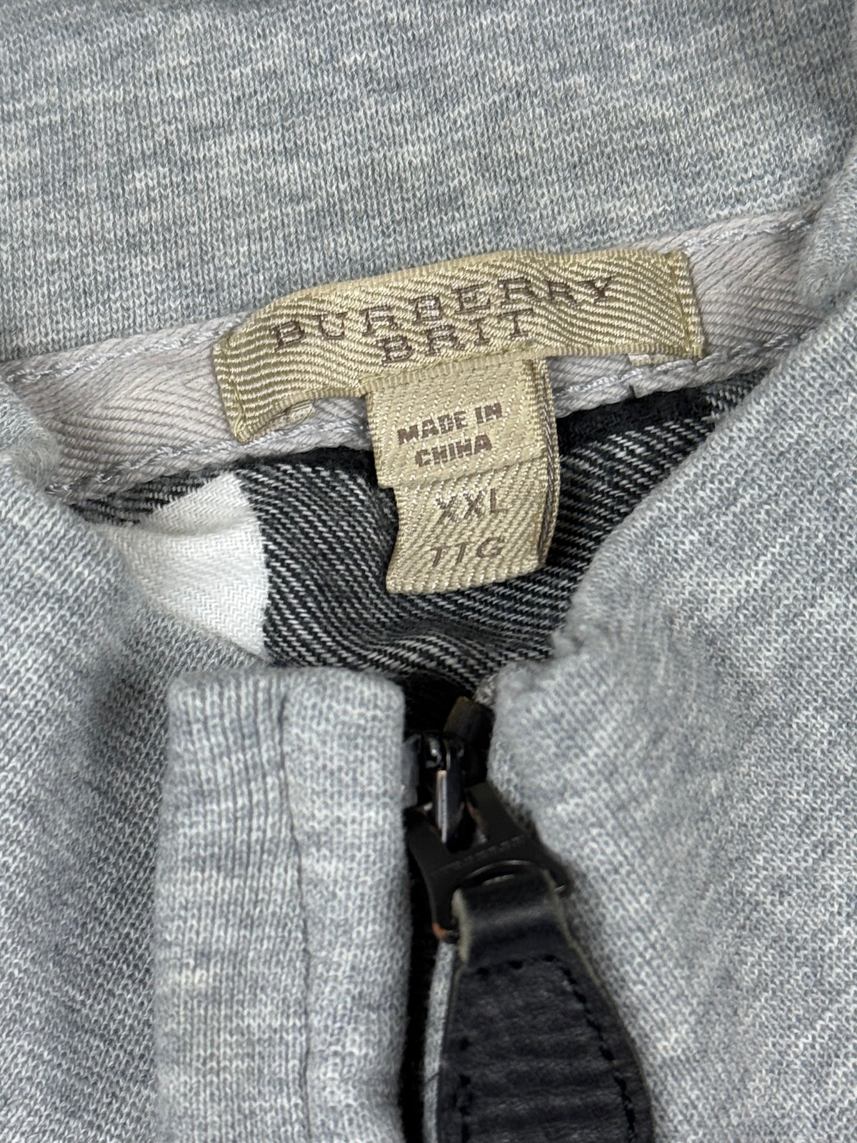 vintage Burberry sweatjacket {XXL}