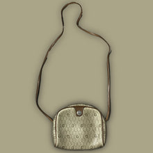 Charger l&#39;image dans la galerie, vintage Christian Dior slingbag
