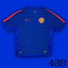 Carregar imagem no visualizador da galeria, vintage Nike Manchester United trainingjersey {L}
