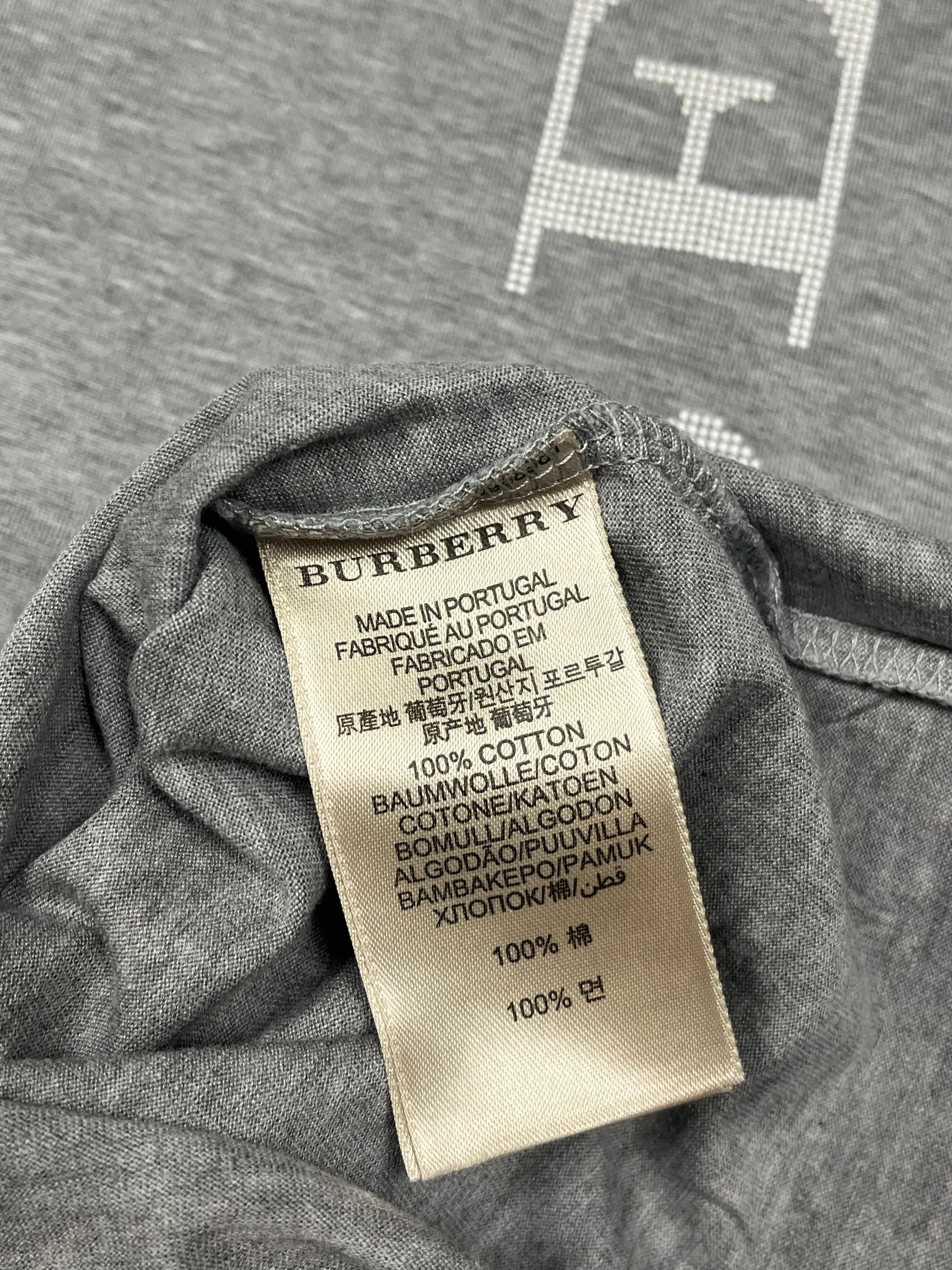 vintage Burberry t-shirt {M}