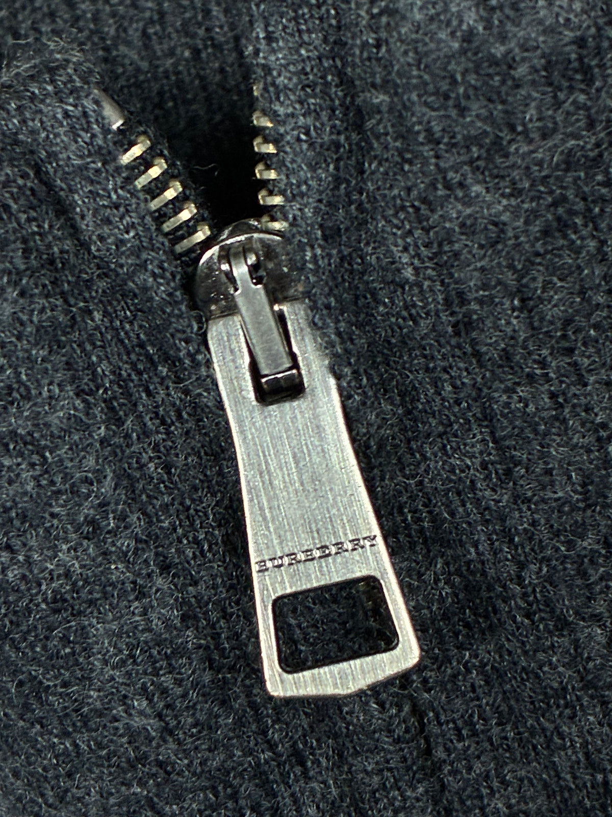 vintage Burberry halfzip {M}