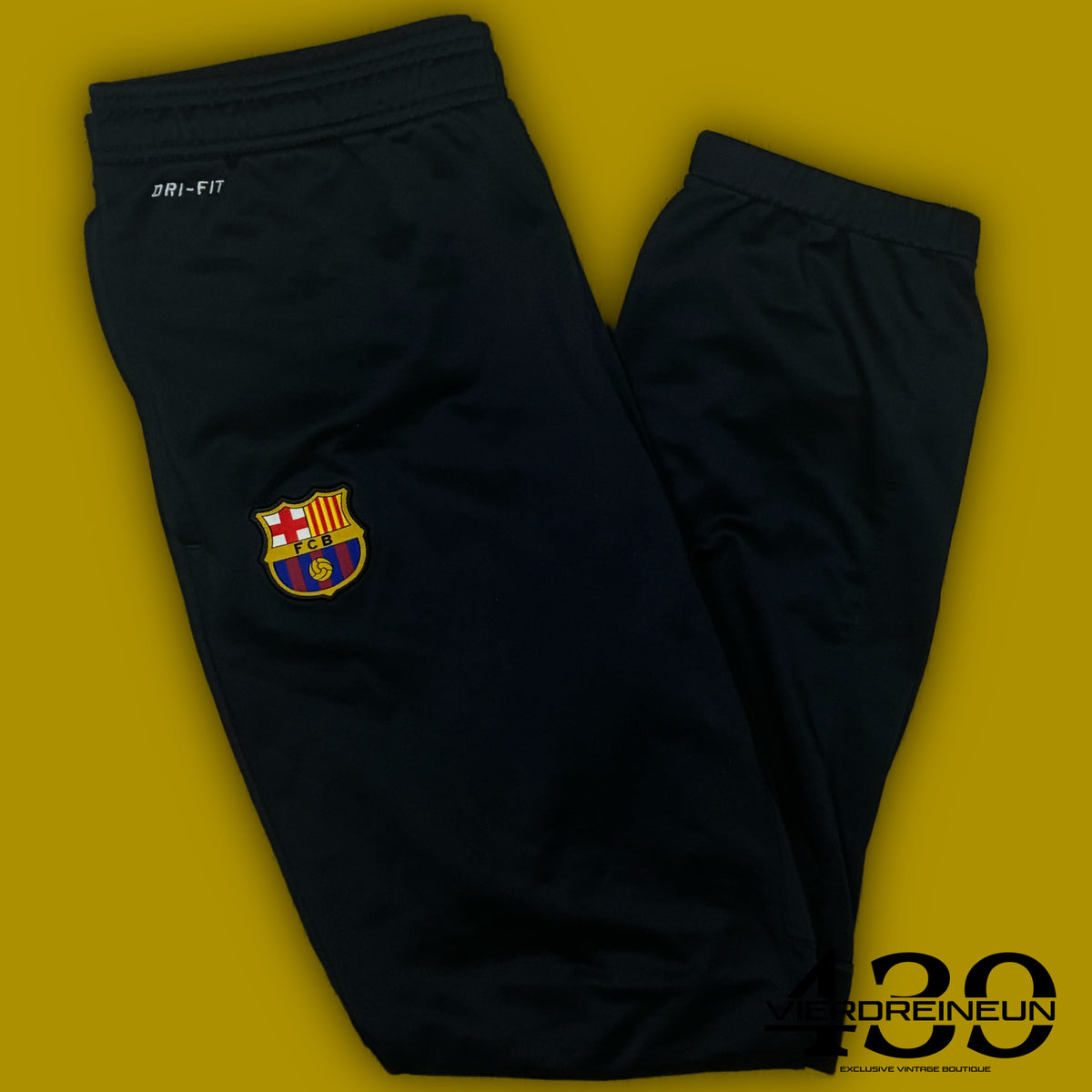 vintage Nike Fc Barcelona joggingpants {M}