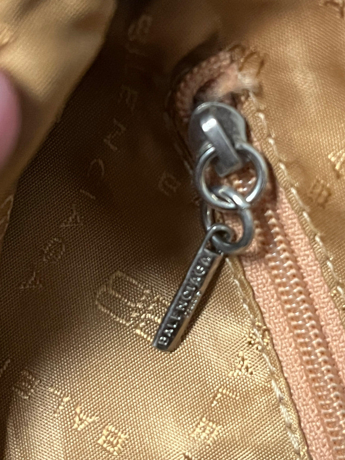vintage Balenciaga slingbag