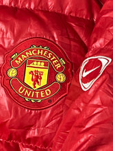 Lade das Bild in den Galerie-Viewer, vintage Nike Manchester United pufferjacket {M}
