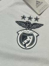 Cargar imagen en el visor de la galería, white Adidas SL Benfica 2021-2022 away jersey DSWT {S}
