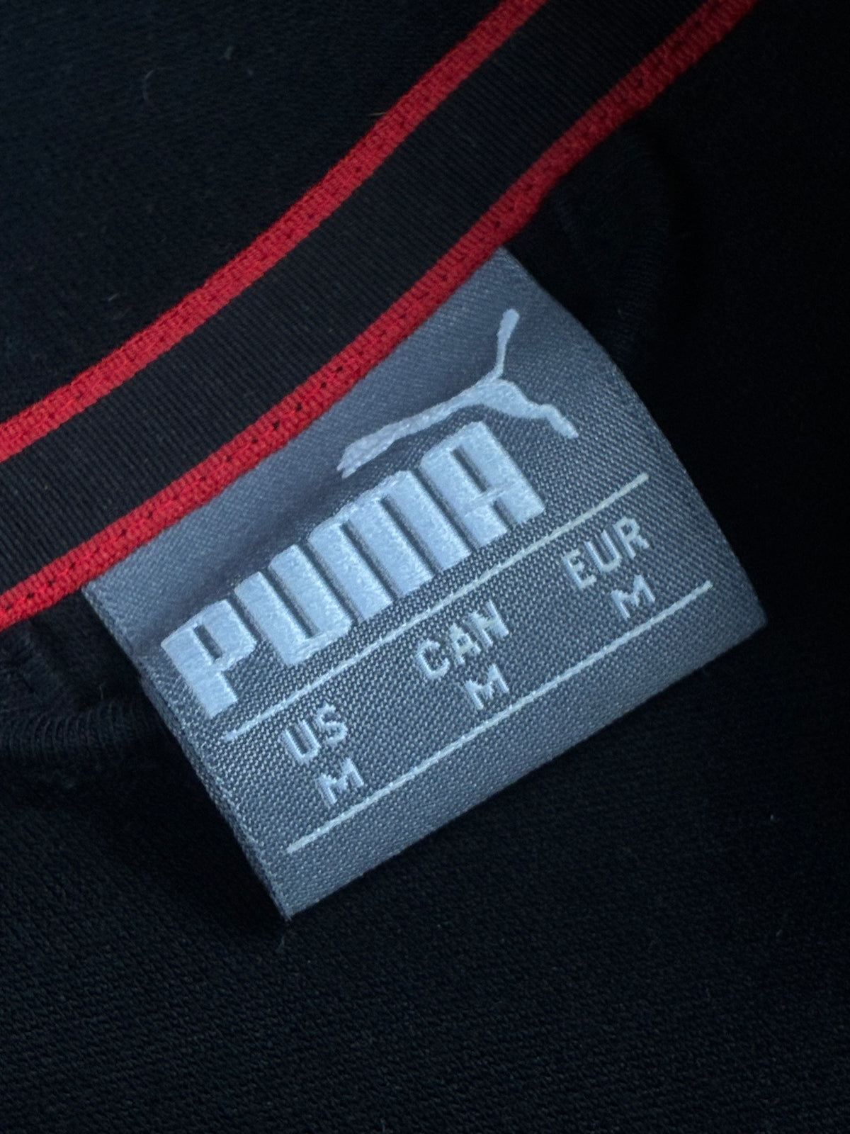 black Puma Ferrari sweatjacket {M}