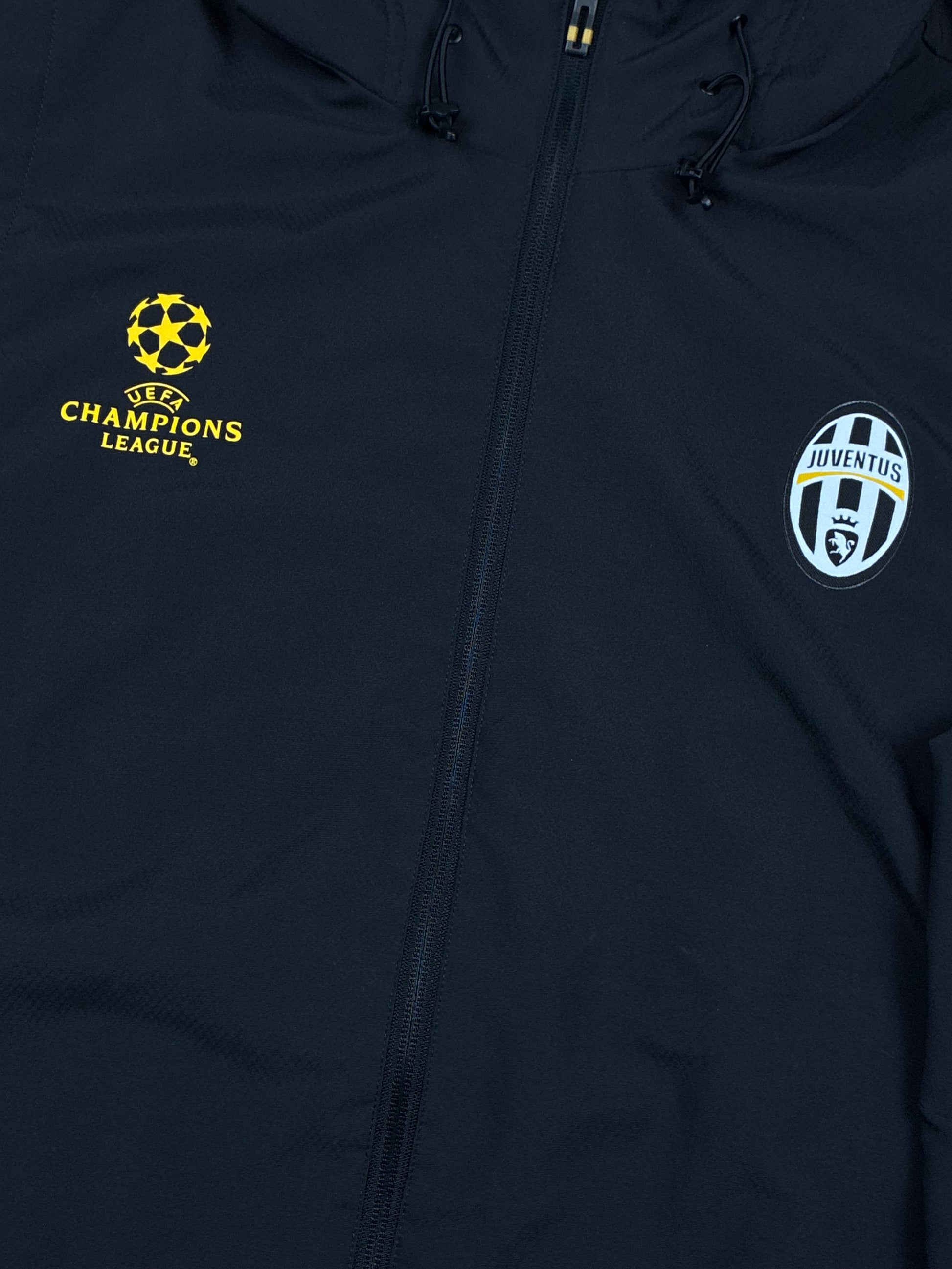 black Adidas Juventus Turin windbreaker {XXL}