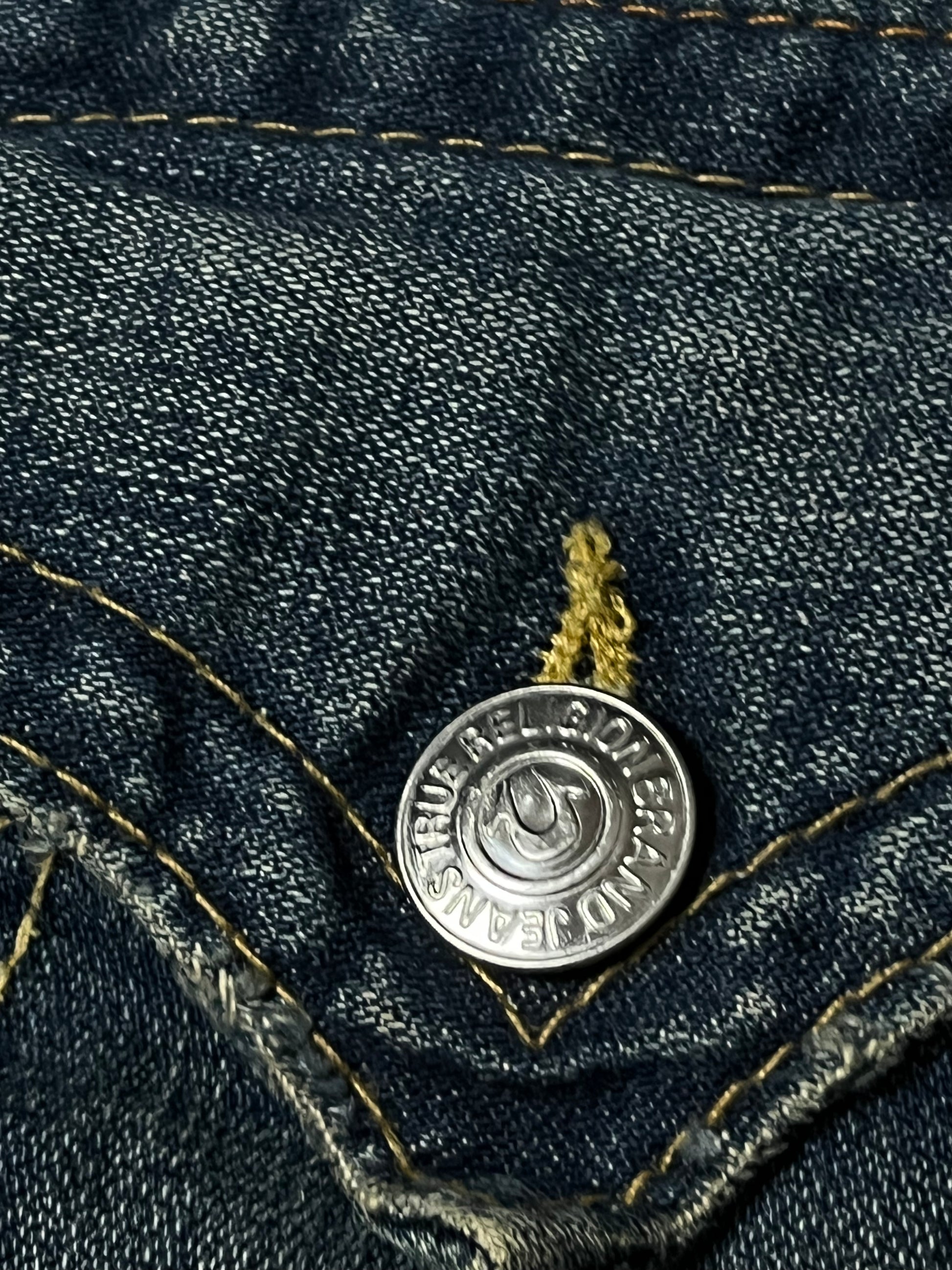 vintage True Religion jeans {M-L}