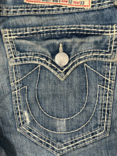 Lade das Bild in den Galerie-Viewer, vintage True Religion jeans {M-L}
