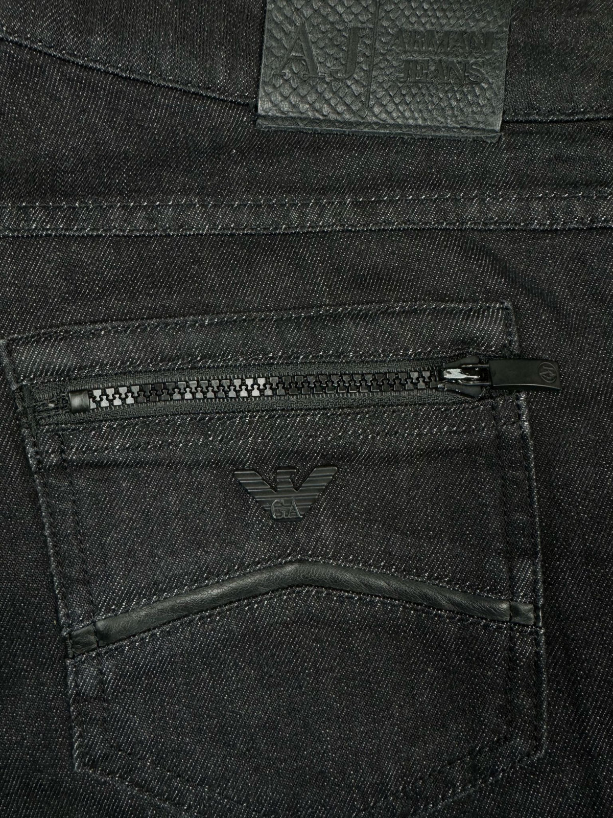 vintage Armani jeans {S}