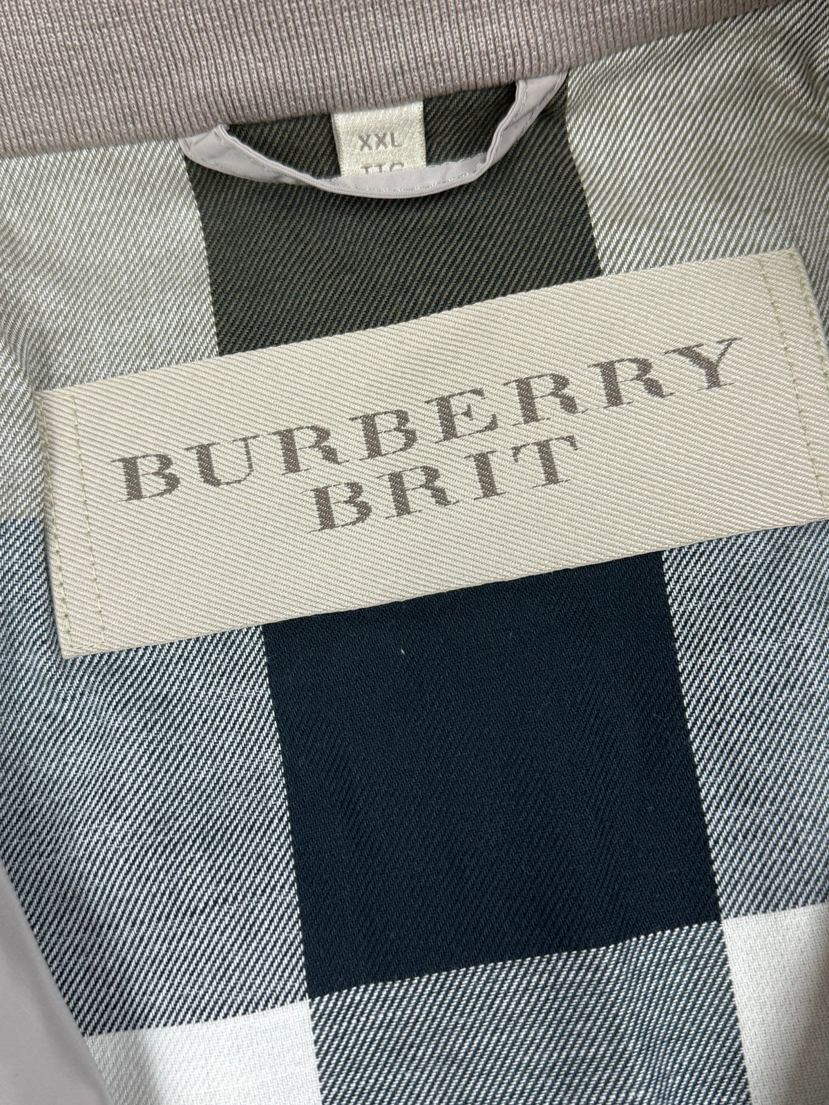 vintage Burberry windbreaker {XXL}