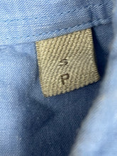 Cargar imagen en el visor de la galería, vintage babyblue Burberry shirt {S}
