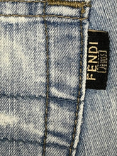 Lade das Bild in den Galerie-Viewer, vintage Fendi jeans {S}

