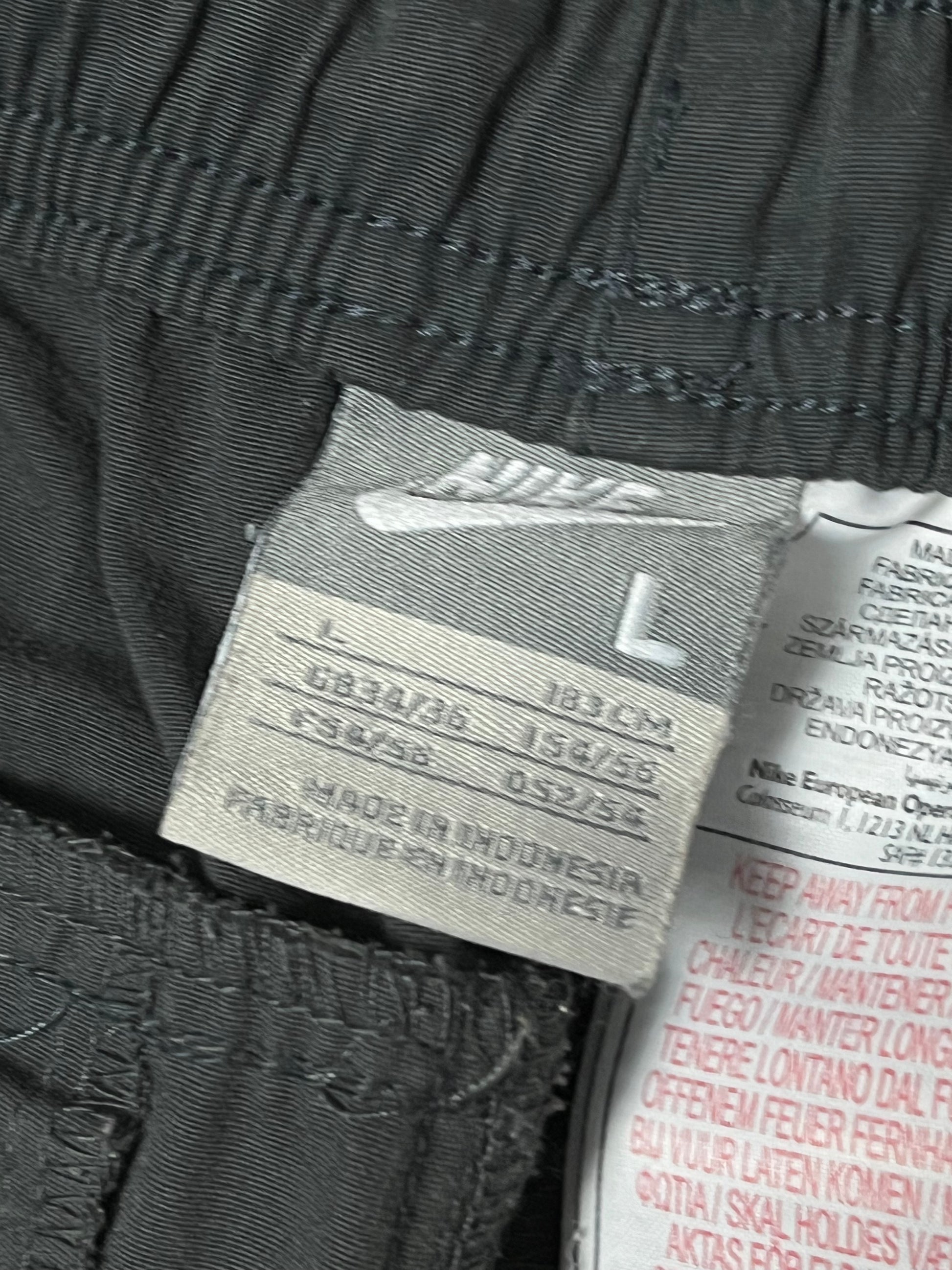 vintage Nike trackpants {L}