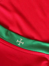 Carica l&#39;immagine nel visualizzatore di Gallery, vintage Nike Portugal 2008 home jersey DSWT {XL}
