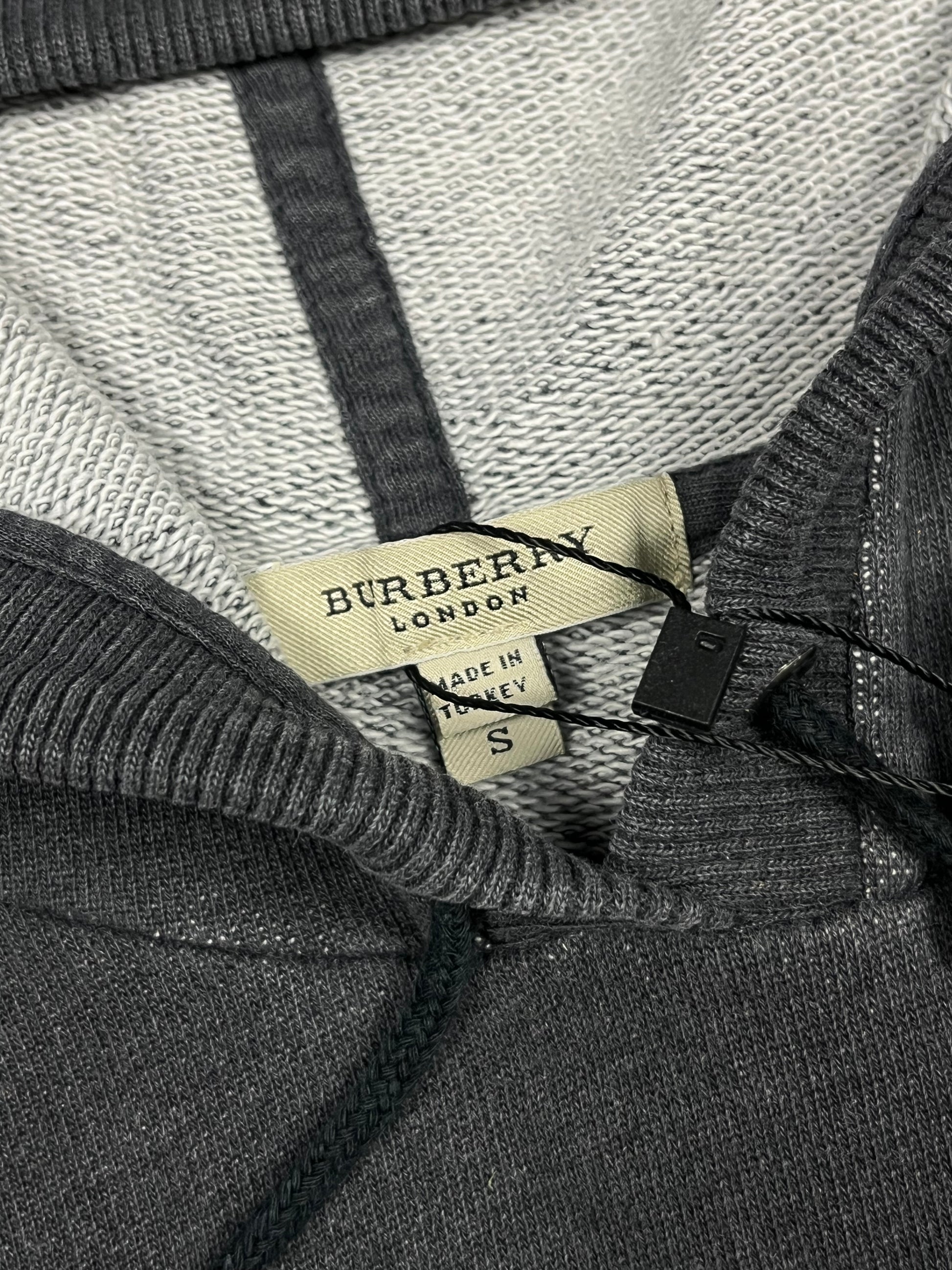 vintage Burberry hoodie {S}