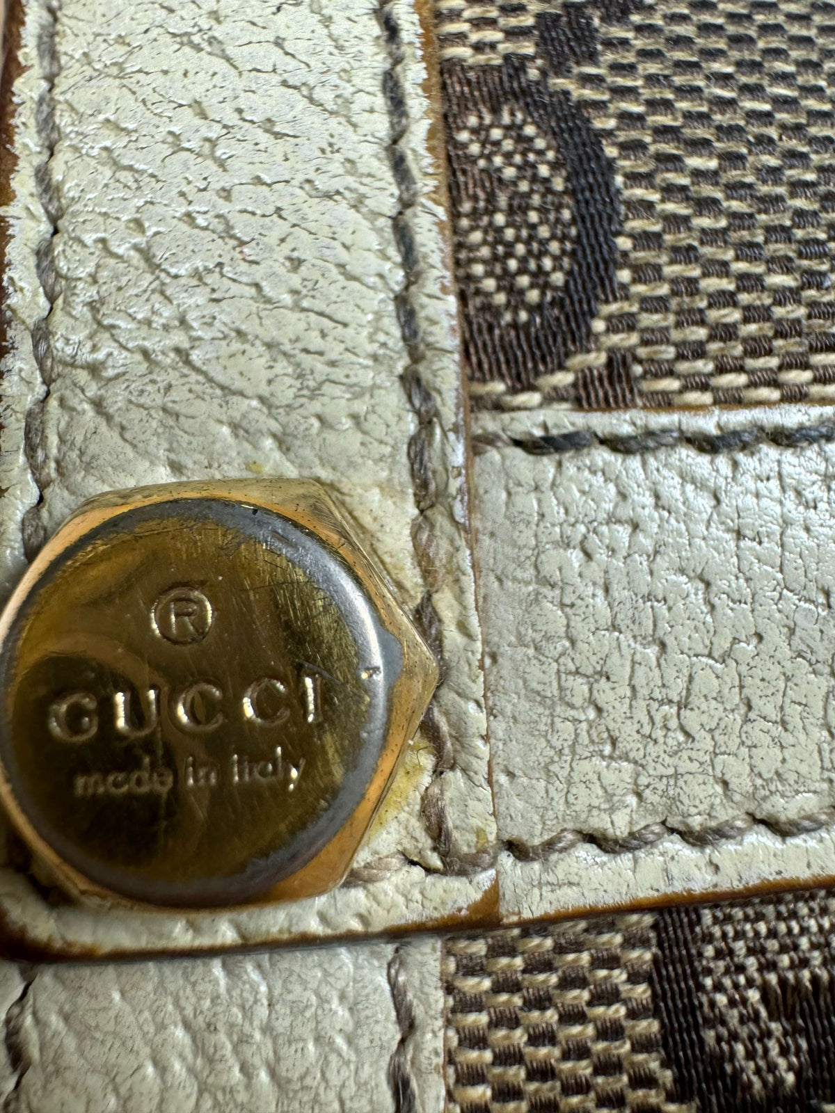 vintage Gucci keyholder