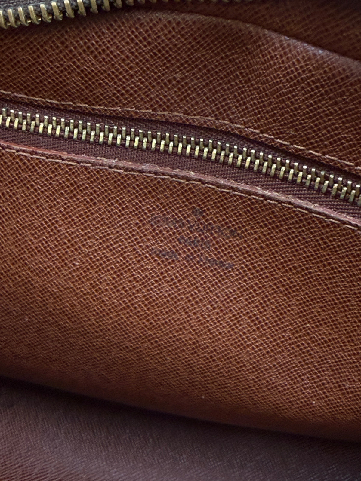 vintage Louis Vuitton slingbag