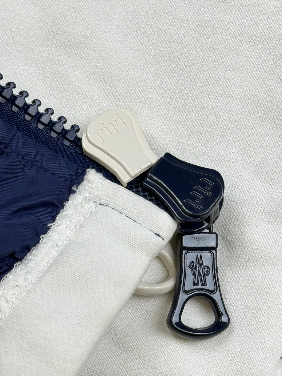 vintage Moncler sweatjacket {M}