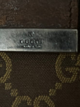 Carregar imagem no visualizador da galeria, vintage Gucci wallet
