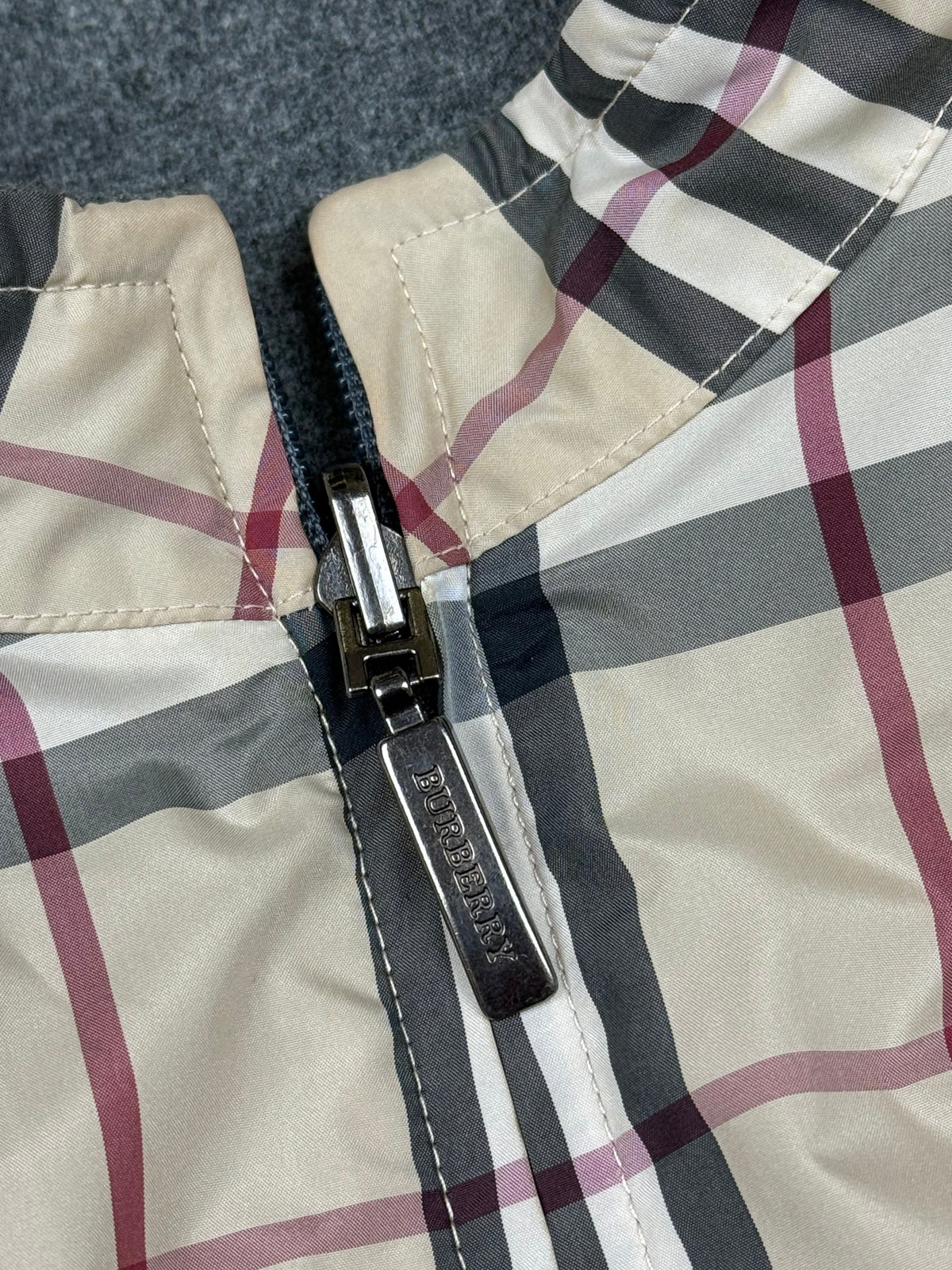 vintage Burberry reversible sweatjacket {S}