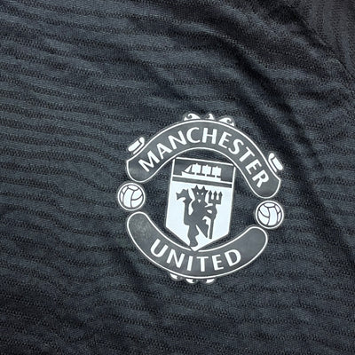 black Adidas Manchester United trainingjersey {M}