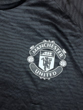 Load image into Gallery viewer, black Adidas Manchester United trainingjersey {M}
