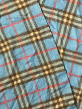 Cargar imagen en el visor de la galería, vintage Burberry scarf
