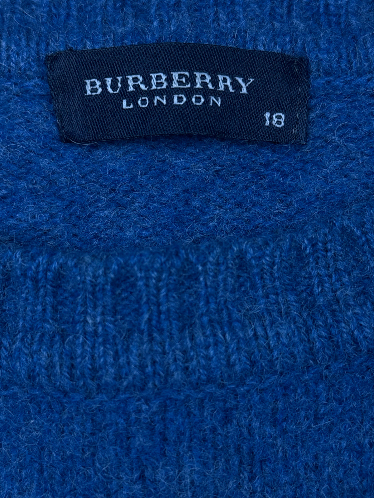 vintage Burberry knittedsweater {XS}