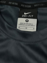 Load image into Gallery viewer, vintage Nike jersey {M-L}
