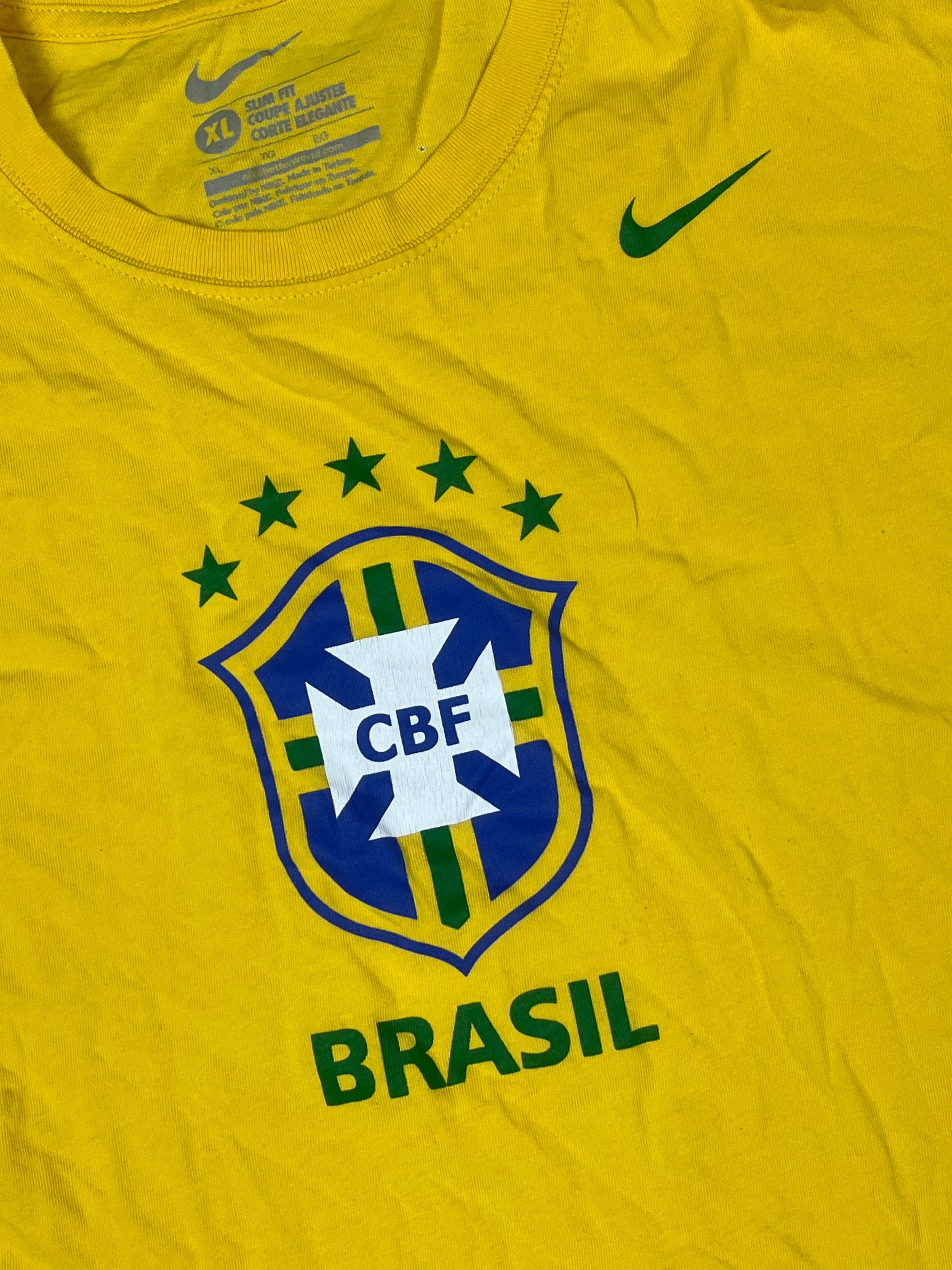 vintage Nike Brasil t-shirt {XL}