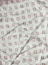 Charger l&#39;image dans la galerie, vintage Fendi silk cloth
