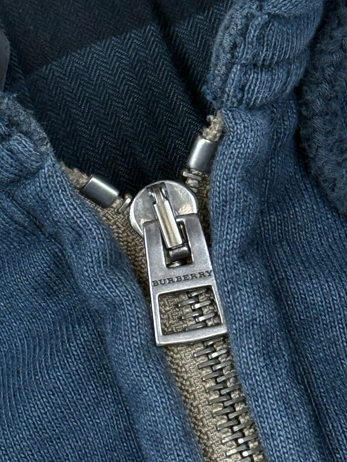 vintage Burberry sweatjacket {XL}