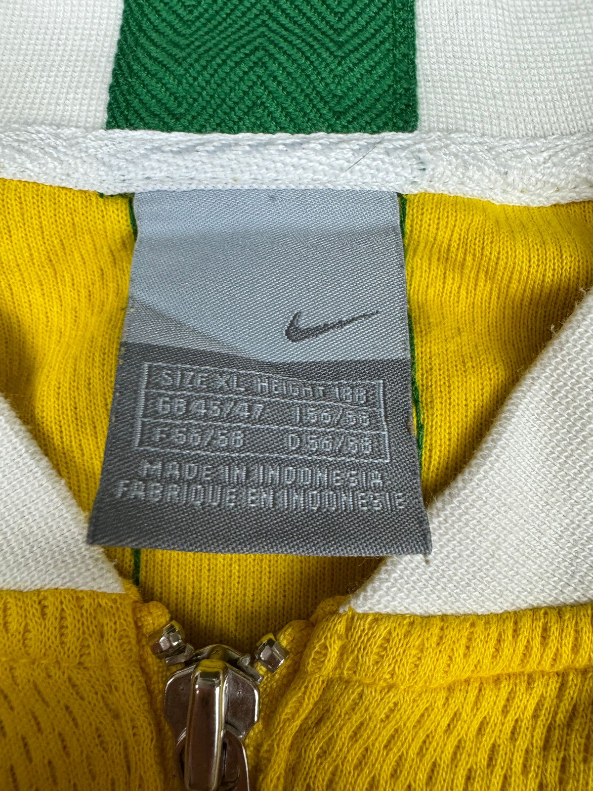 vintage Nike Brasil sweatjacket {XL}