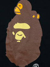 Cargar imagen en el visor de la galería, vintage BAPE a bathing ape t-shirt {S}
