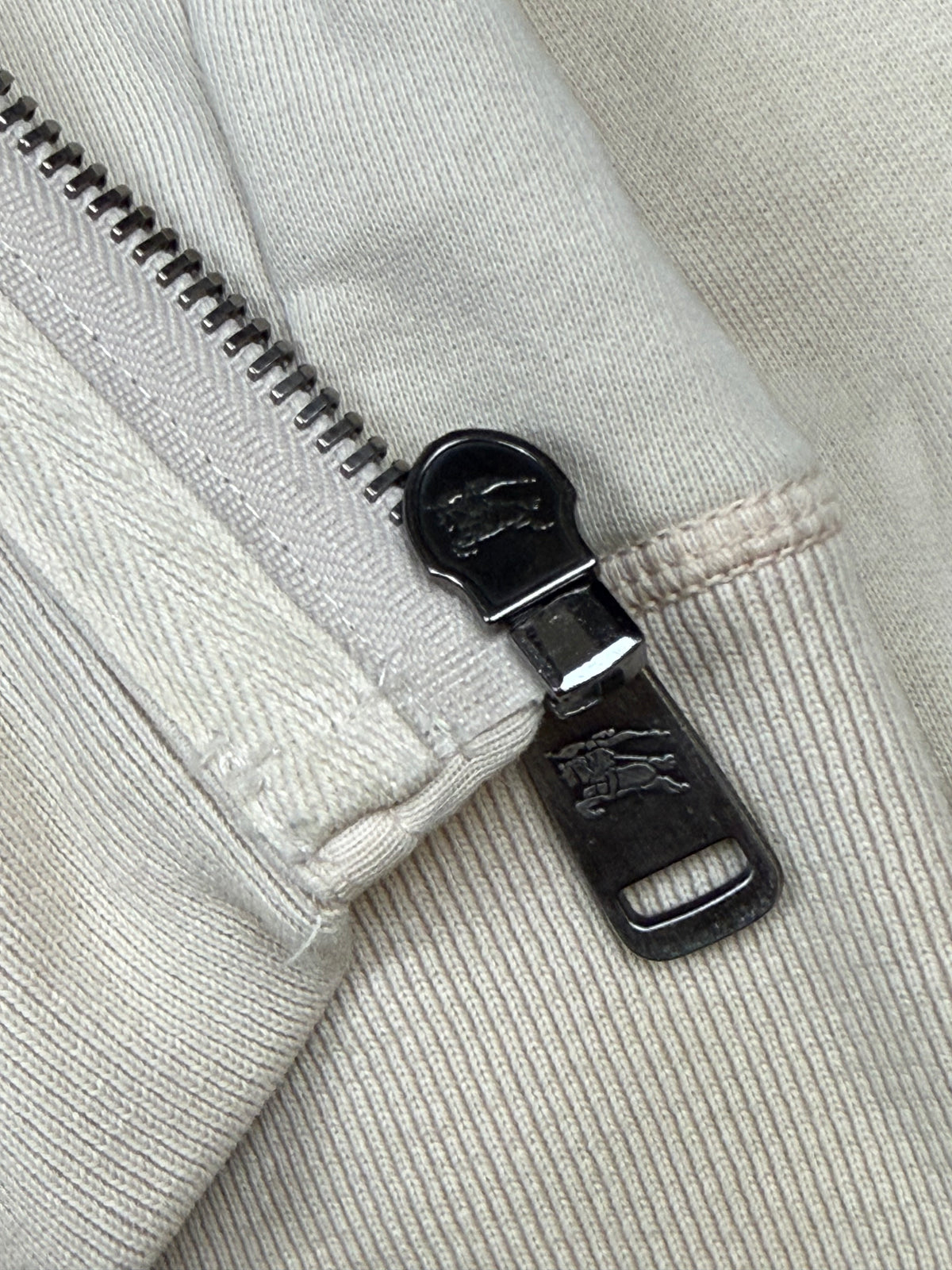 vintage Burberry sweatjacket {XXL}