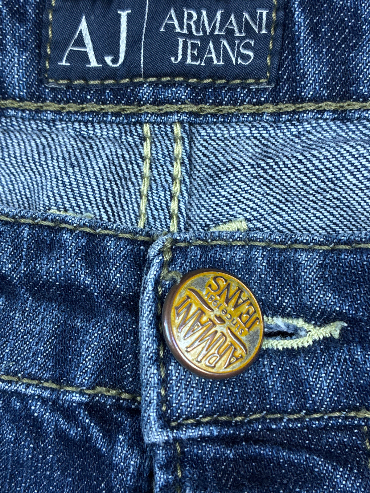 vintage Armani jeans {M}