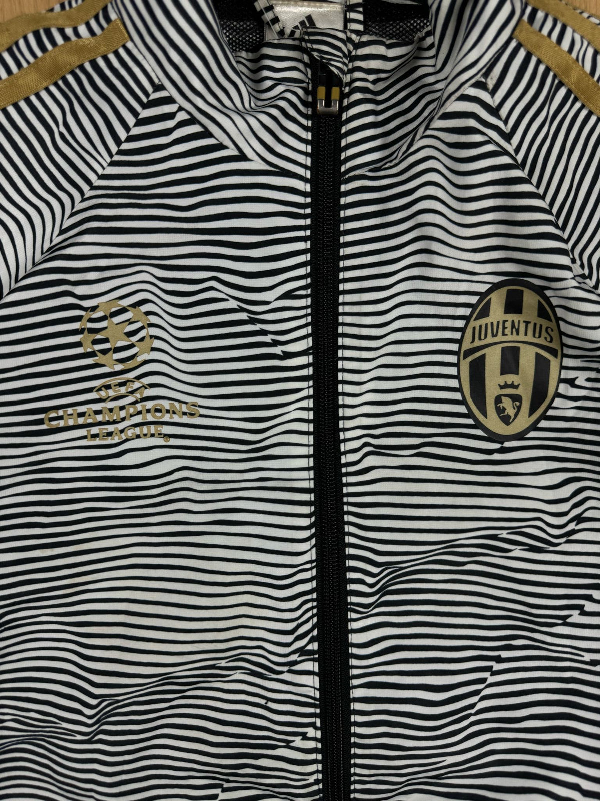 vintage Adidas Juventus Turin windbreaker {XS}