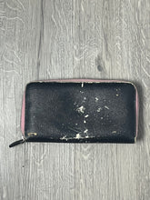 Lade das Bild in den Galerie-Viewer, vintage Fendi wallet
