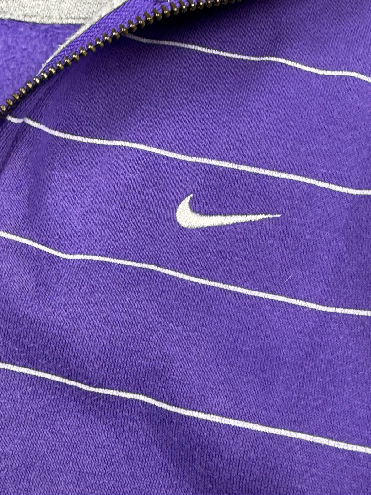 vintage purple Nike sweatjacket {S}