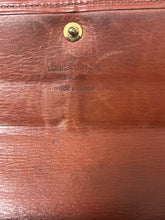 Cargar imagen en el visor de la galería, vintage Louis Vuitton wallet
