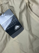 Charger l&#39;image dans la galerie, vintage Nike ACG trackpants DSWT {M,XL}
