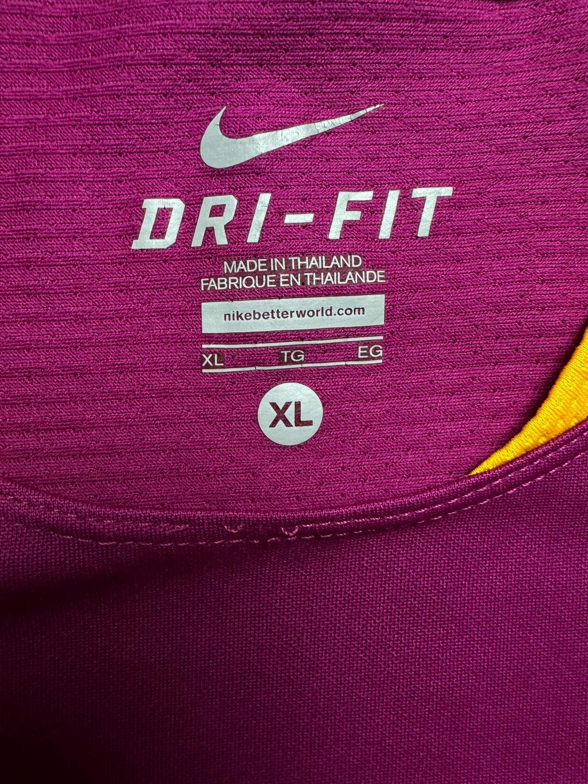 vintage Nike Fc Barcelona trainingjersey {XL}
