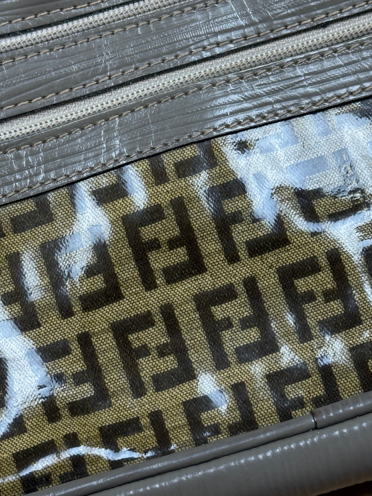 vintage Fendi slingbag
