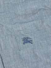 Cargar imagen en el visor de la galería, vintage babyblue Burberry shirt {S}
