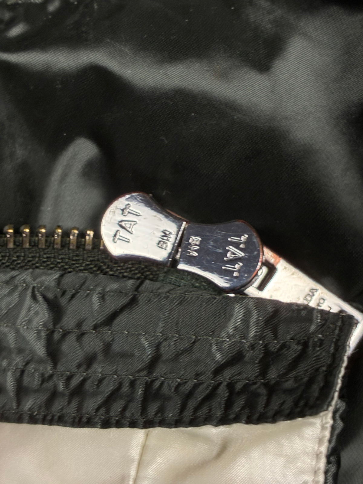 dark green Prada pufferjacket {XS}