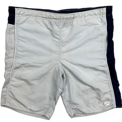vintage Nike shorts {M}