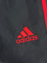 Carregar imagem no visualizador da galeria, vintage Adidas Fc Liverpool trackpants DSWT {L}

